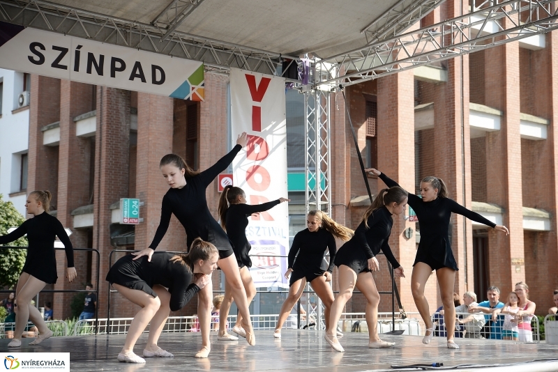 RE-flex a Korzó színpadán