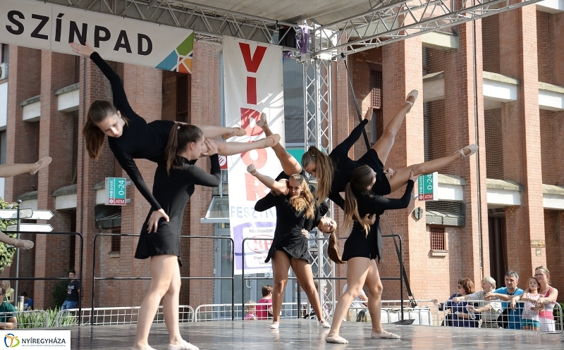 RE-flex a Korzó színpadán