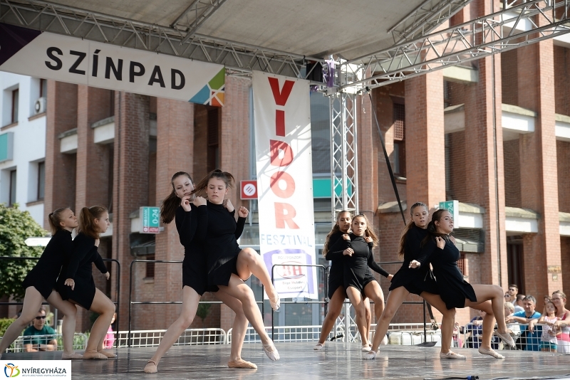 RE-flex a Korzó színpadán