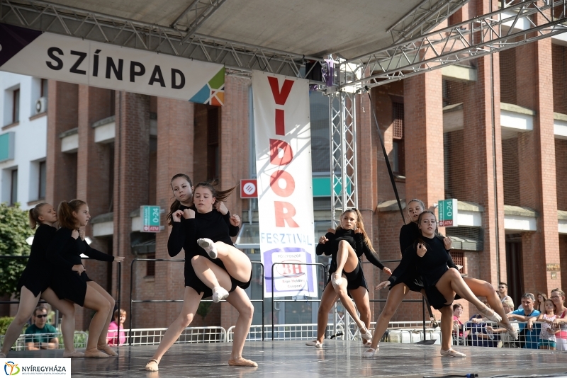 RE-flex a Korzó színpadán