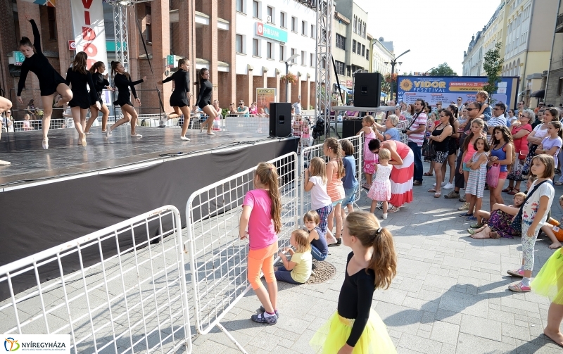 RE-flex a Korzó színpadán