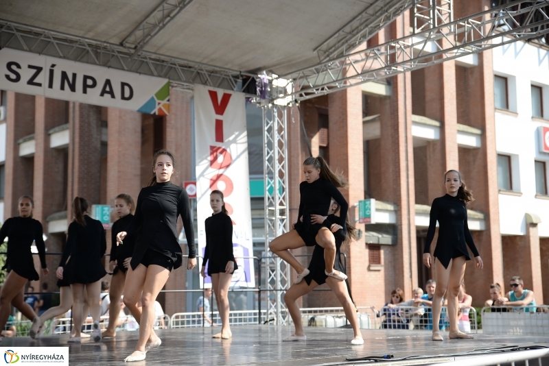 RE-flex a Korzó színpadán