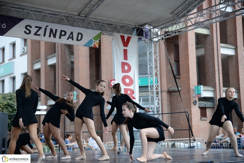 RE-flex a Korzó színpadán