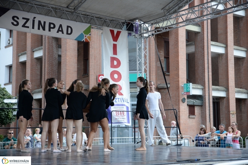 RE-flex a Korzó színpadán