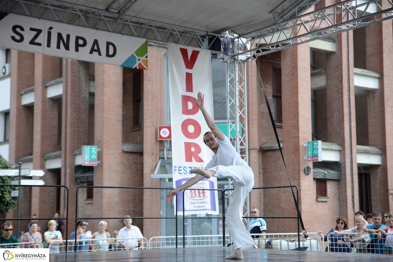 RE-flex a Korzó színpadán