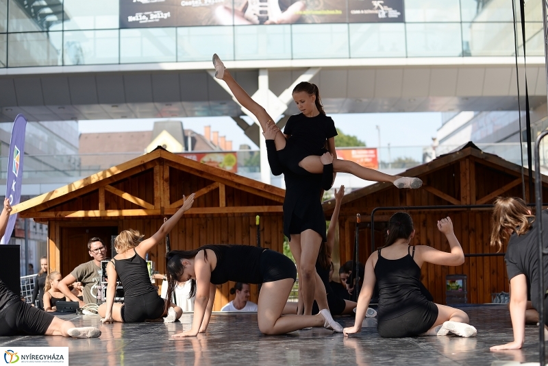 RE-flex a Korzó színpadán