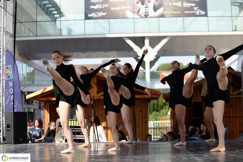 RE-flex a Korzó színpadán