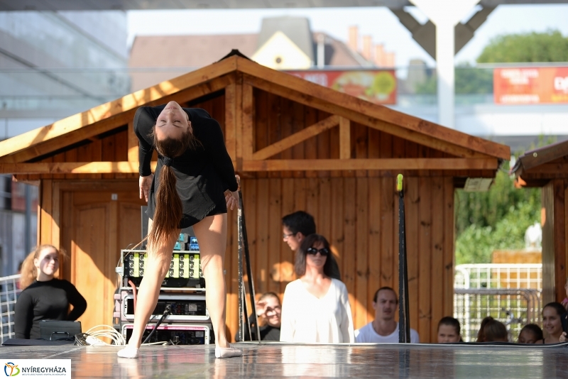 RE-flex a Korzó színpadán