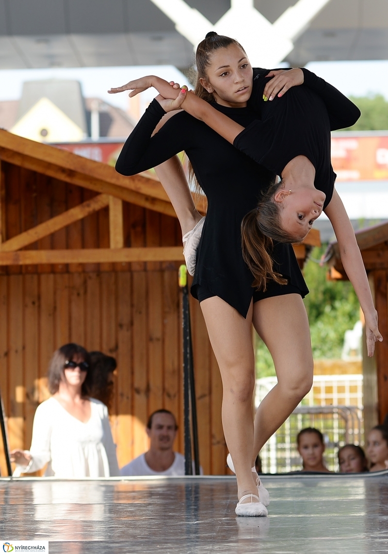 RE-flex a Korzó színpadán