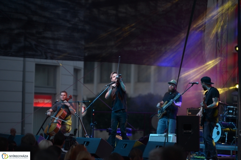 Szabó Balázsék a téren