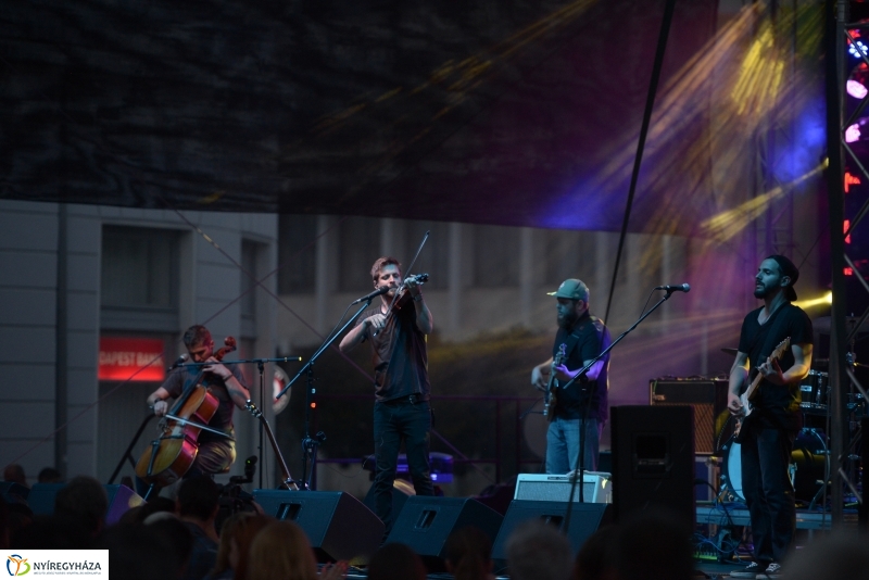 Szabó Balázsék a téren