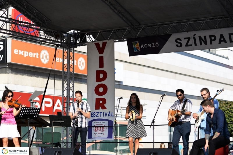 VIDOR szombat a FIRKIN zenekarral