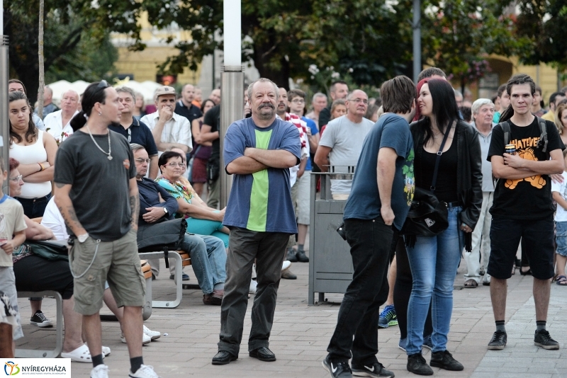 VIDOR szombat a FIRKIN zenekarral