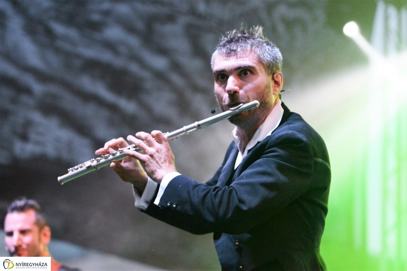 VIDOR szombat a FIRKIN zenekarral