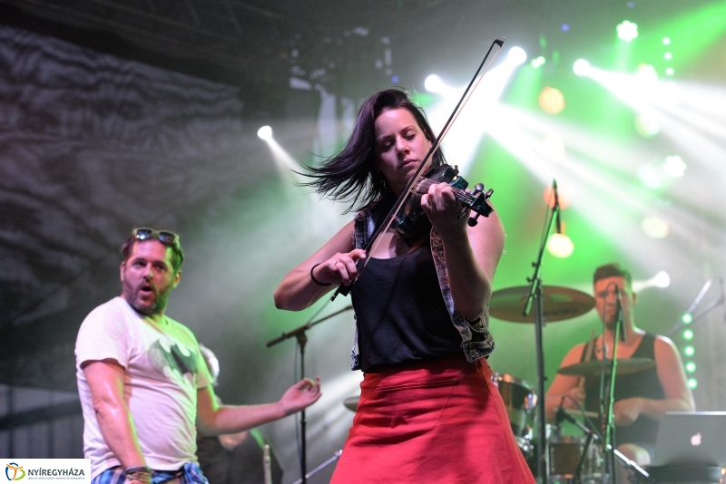 VIDOR szombat a FIRKIN zenekarral