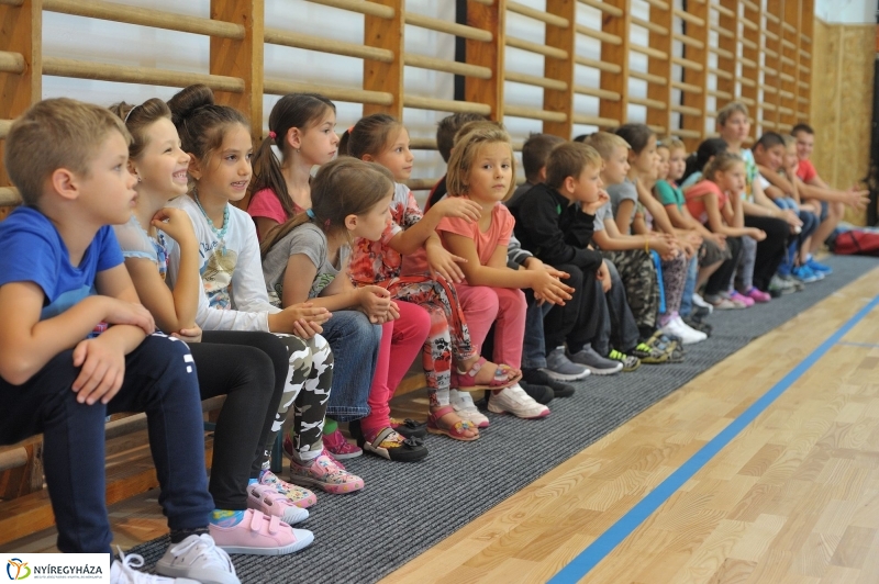 Tornaterem átadás a Móricz iskolában