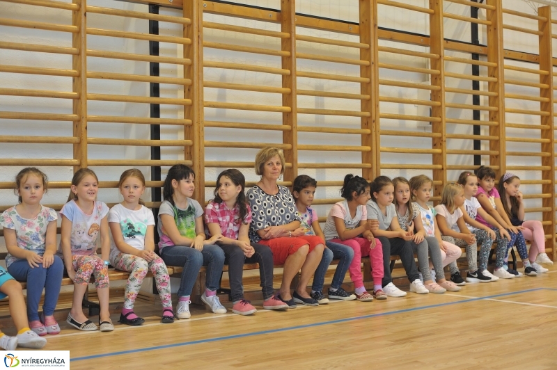 Tornaterem átadás a Móricz iskolában