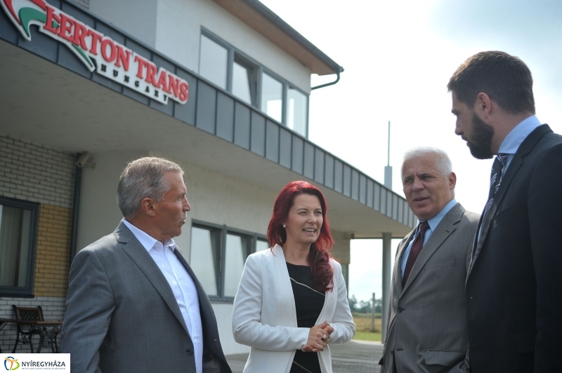 Logisztikai raktár alapkőletétele - fotó: Szarka Lajos