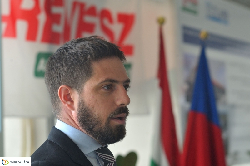 Logisztikai raktár alapkőletétele - fotó: Szarka Lajos