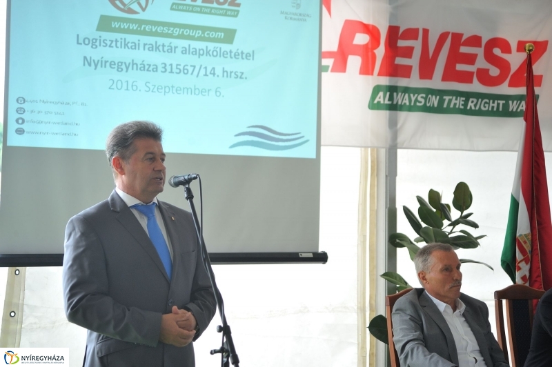 Logisztikai raktár alapkőletétele - fotó: Szarka Lajos