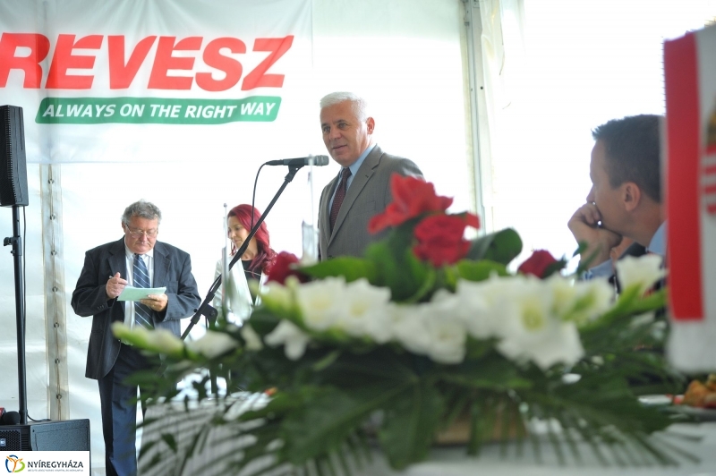 Logisztikai raktár alapkőletétele - fotó: Szarka Lajos