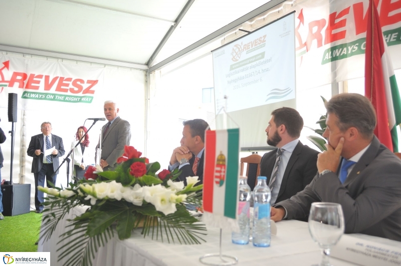 Logisztikai raktár alapkőletétele - fotó: Szarka Lajos