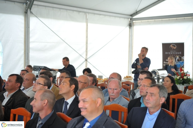 Logisztikai raktár alapkőletétele - fotó: Szarka Lajos