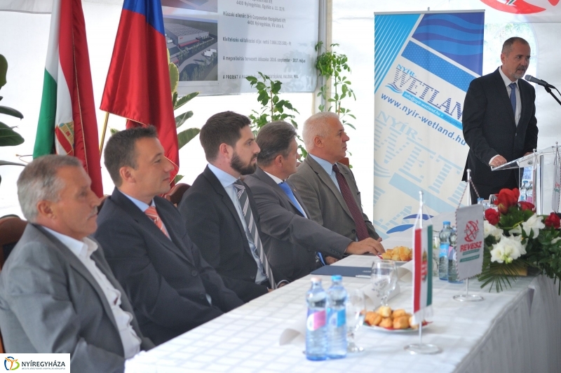 Logisztikai raktár alapkőletétele - fotó: Szarka Lajos