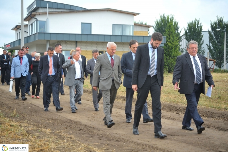 Logisztikai raktár alapkőletétele - fotó: Szarka Lajos