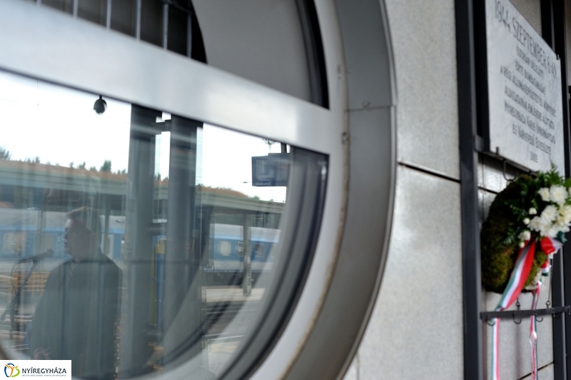 Emlékezés a bombázásra - fotó Szarka Lajos