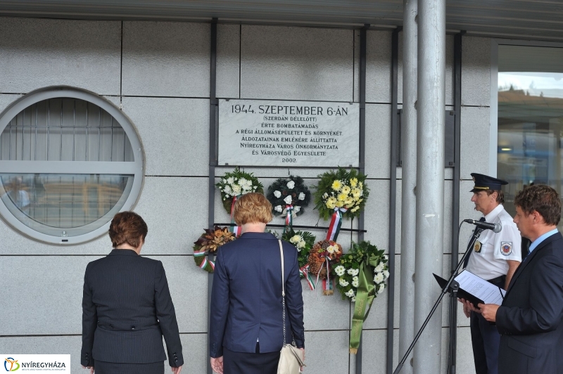 Emlékezés a bombázásra - fotó Szarka Lajos