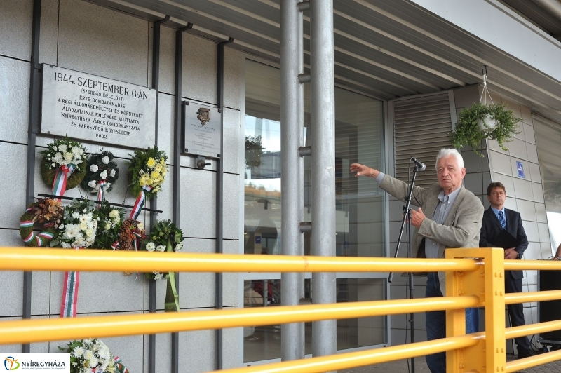 Emlékezés a bombázásra - fotó Szarka Lajos