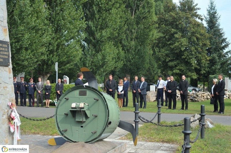 Emlékezés a bombázásra - fotó Szarka Lajos