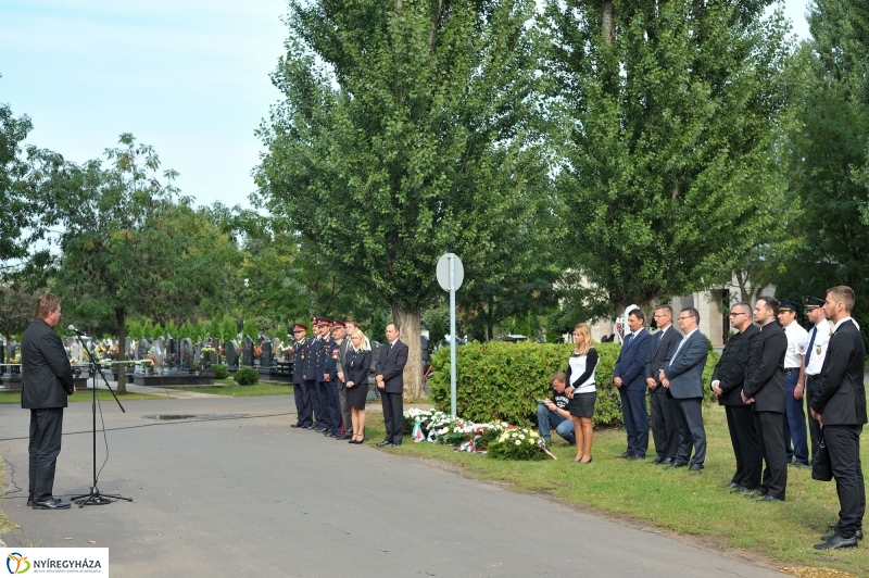 Emlékezés a bombázásra - fotó Szarka Lajos