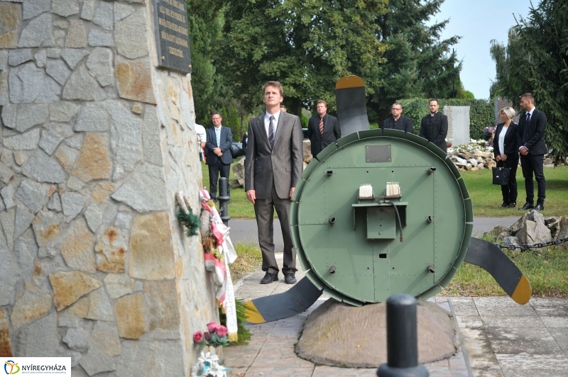 Emlékezés a bombázásra - fotó Szarka Lajos