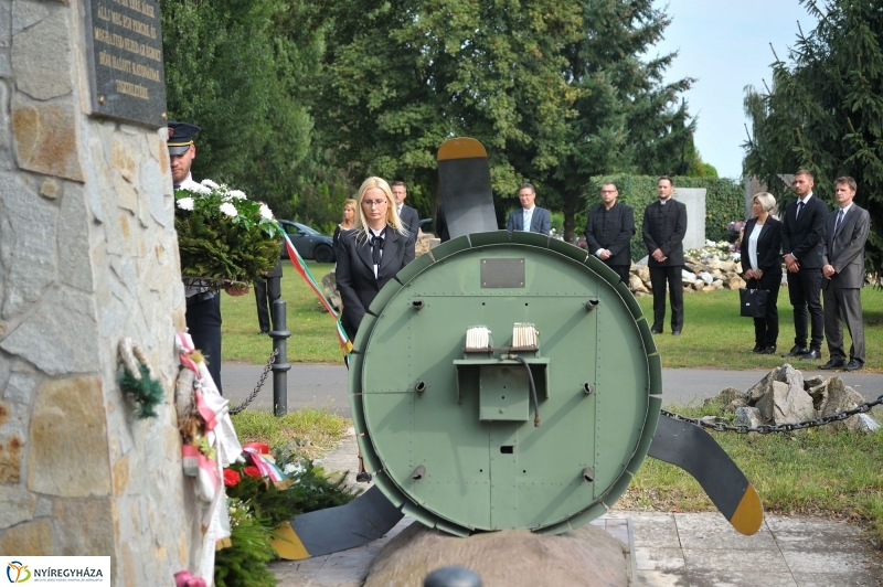 Emlékezés a bombázásra - fotó Szarka Lajos