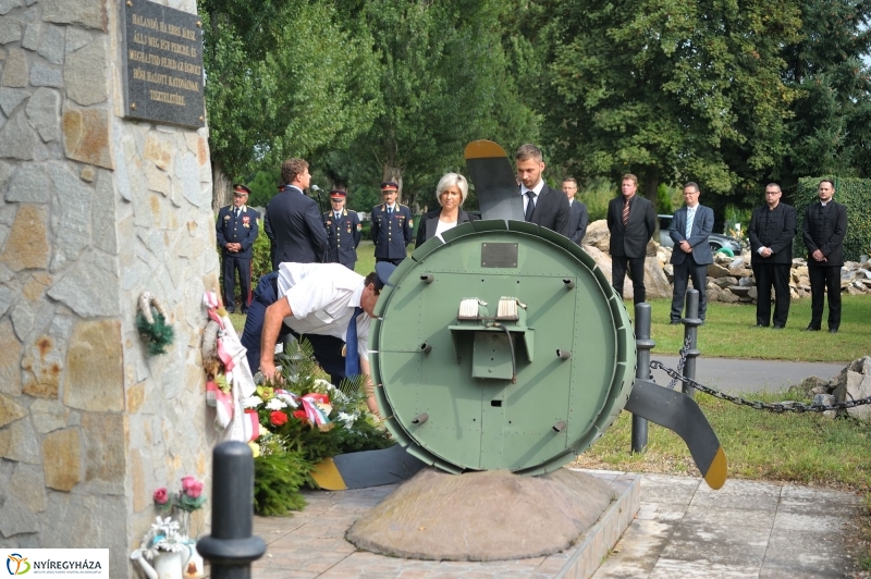 Emlékezés a bombázásra - fotó Szarka Lajos