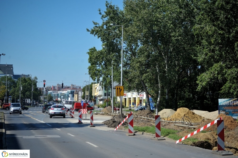 Elkezdődött a beruházás a Szegfű utcán VI - fotó Szarka Lajos