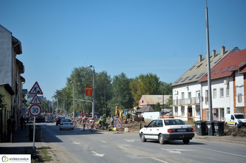 Elkezdődött a beruházás a Szegfű utcán VI - fotó Szarka Lajos
