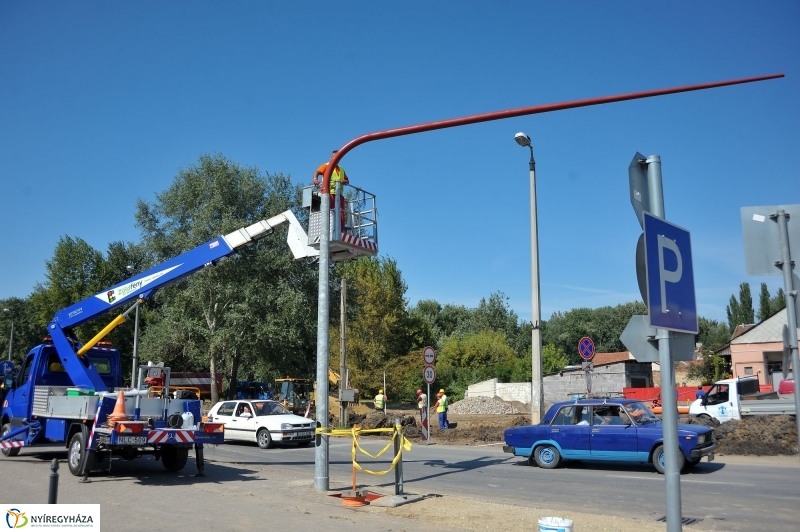 Elkezdődött a beruházás a Szegfű utcán VI - fotó Szarka Lajos