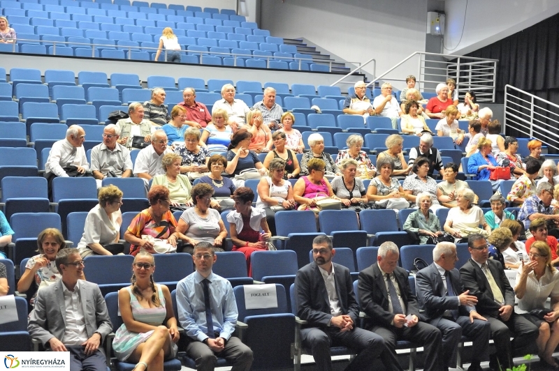 A városházi nyugdíjasokat ünnepelték - fotó Szarka Lajos