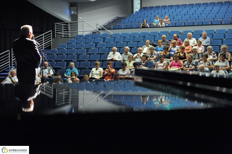 A városházi nyugdíjasokat ünnepelték - fotó Szarka Lajos