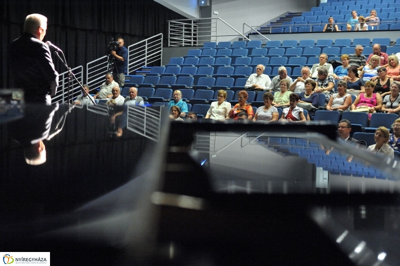 A városházi nyugdíjasokat ünnepelték - fotó Szarka Lajos