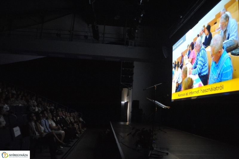 A városházi nyugdíjasokat ünnepelték - fotó Szarka Lajos