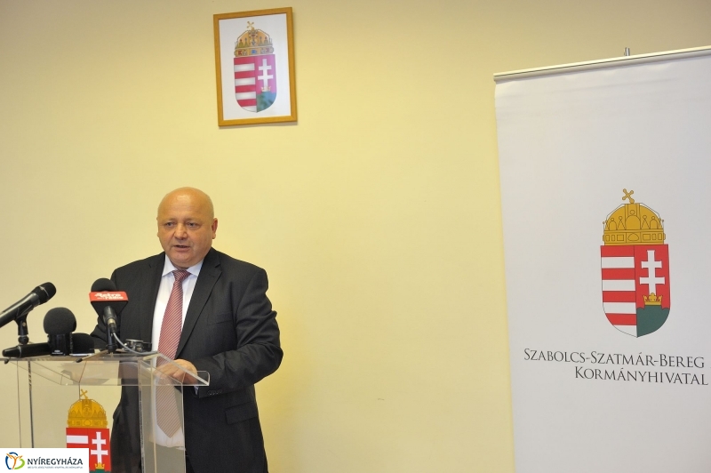 Csökken a bürokrácia - fotó Szarka Lajos