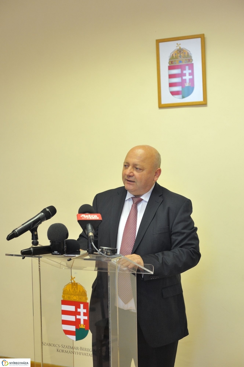 Csökken a bürokrácia - fotó Szarka Lajos