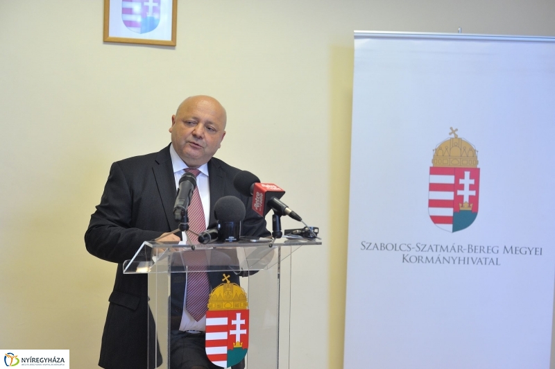 Csökken a bürokrácia - fotó Szarka Lajos