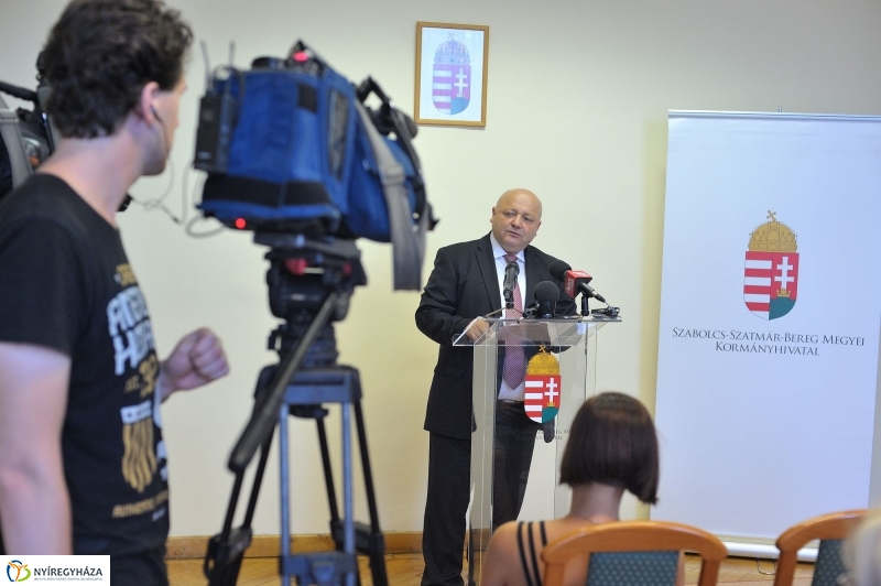 Csökken a bürokrácia - fotó Szarka Lajos