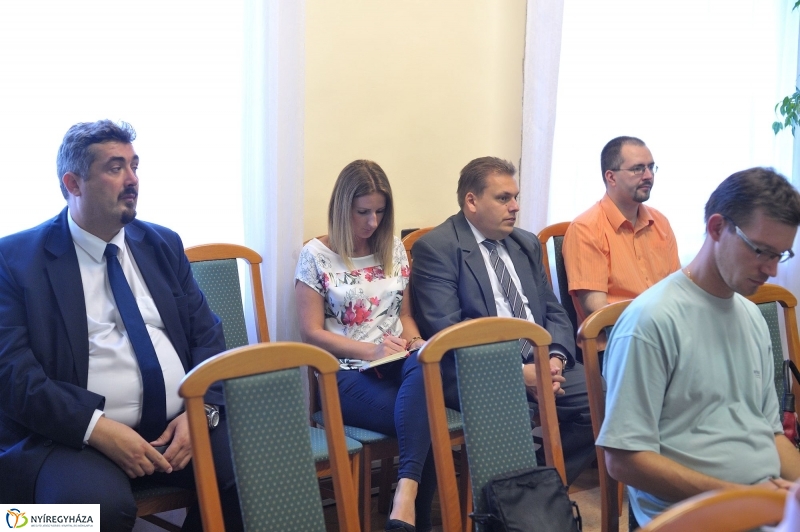 Csökken a bürokrácia - fotó Szarka Lajos