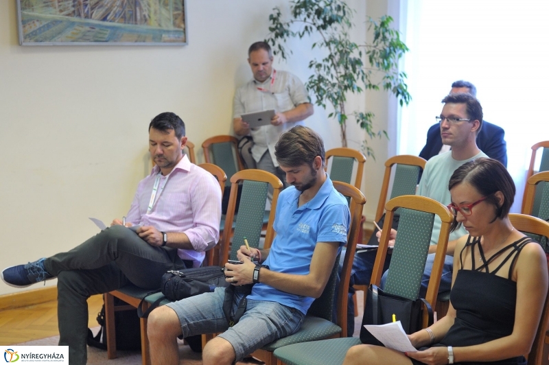 Csökken a bürokrácia - fotó Szarka Lajos